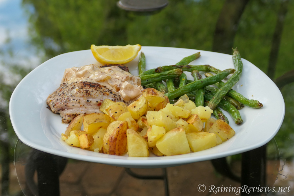 HelloFresh Steakhouse Pork Chops with a Creamy Pan Sauce and Lemony Green Beans